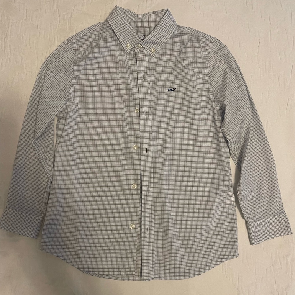 Vineyard vine’s performance shirt-size 7. Excellent condition.
